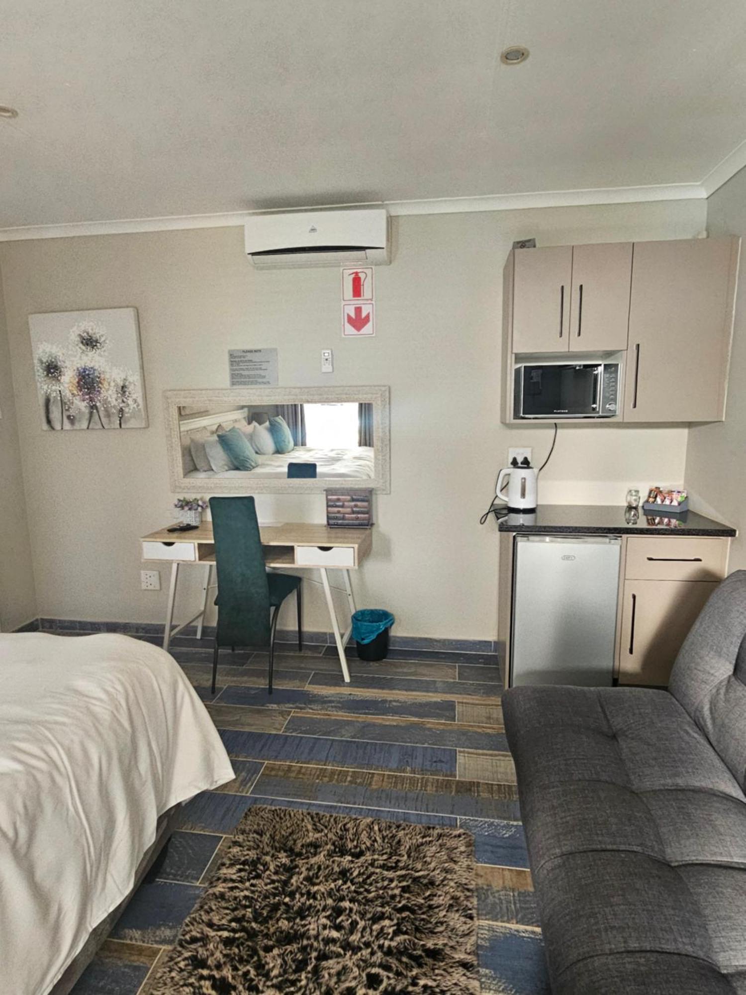 The Armagh Guesthouse Boksburg Bagian luar foto