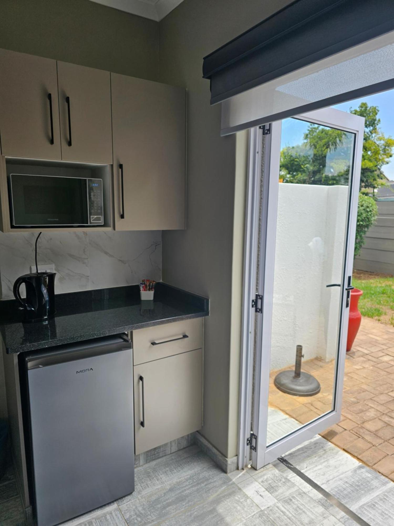 The Armagh Guesthouse Boksburg Bagian luar foto